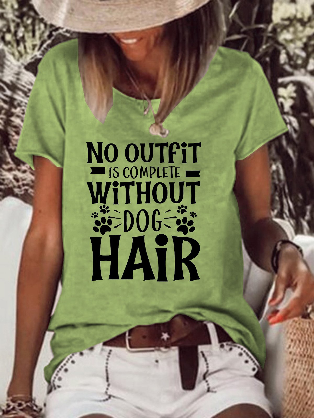 No Outfit Is Complete Without Dog Hair Women‘s ’Crew Neck Short Sleeve Cotton-Blend T-shirt