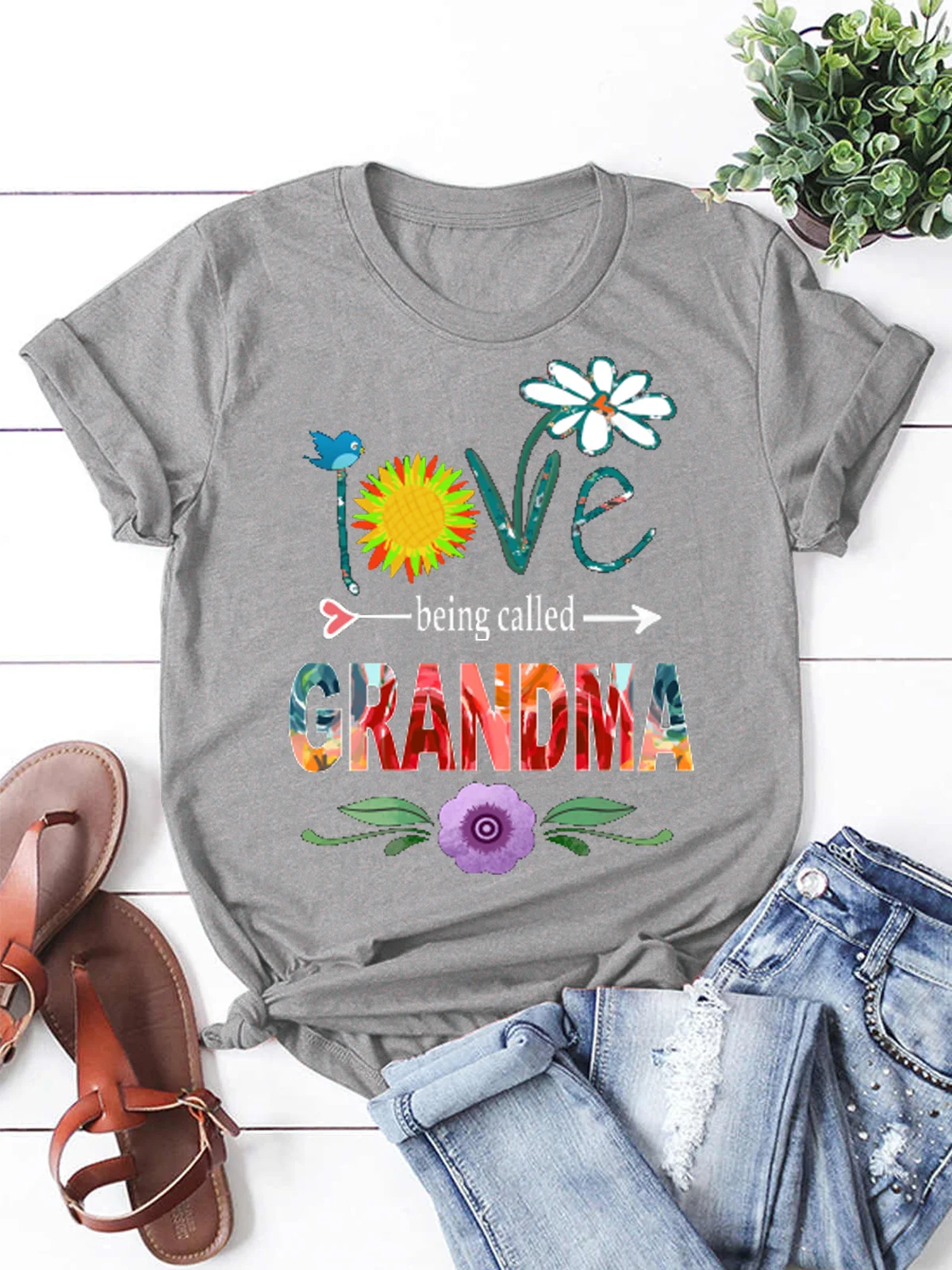 Love Being Called Grandma Women‘s T-Shirt