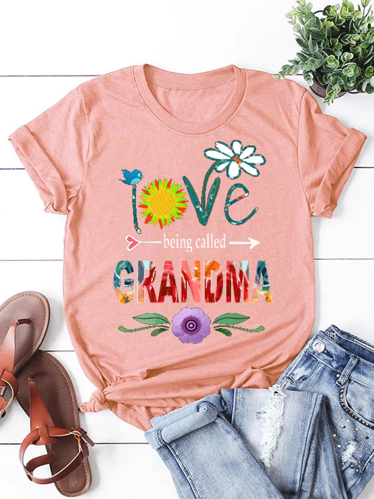 Love Being Called Grandma Women‘s T-Shirt