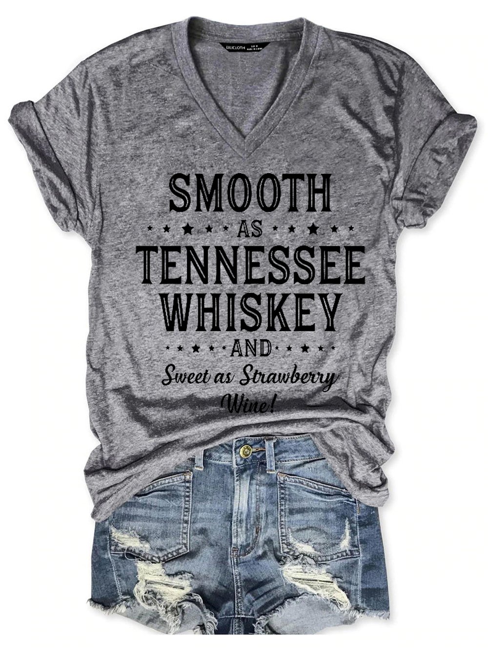 Funny Saying Smooth As Tennessee Whiskey And Sweet As Strawberry Wine Casual Short Sleeve T-Shirt