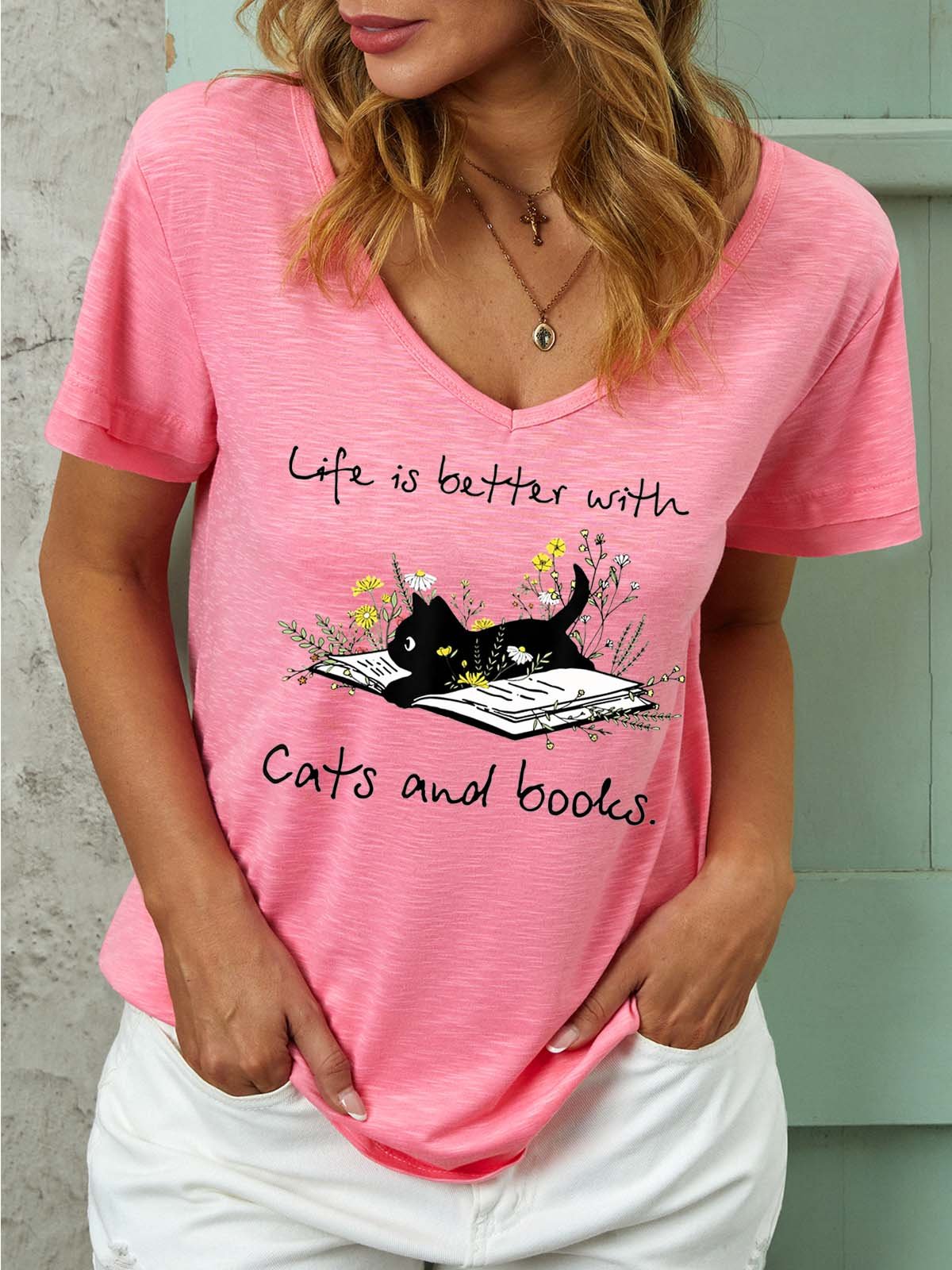 Women Books And Cats Life Better Cat Casual T-shirt