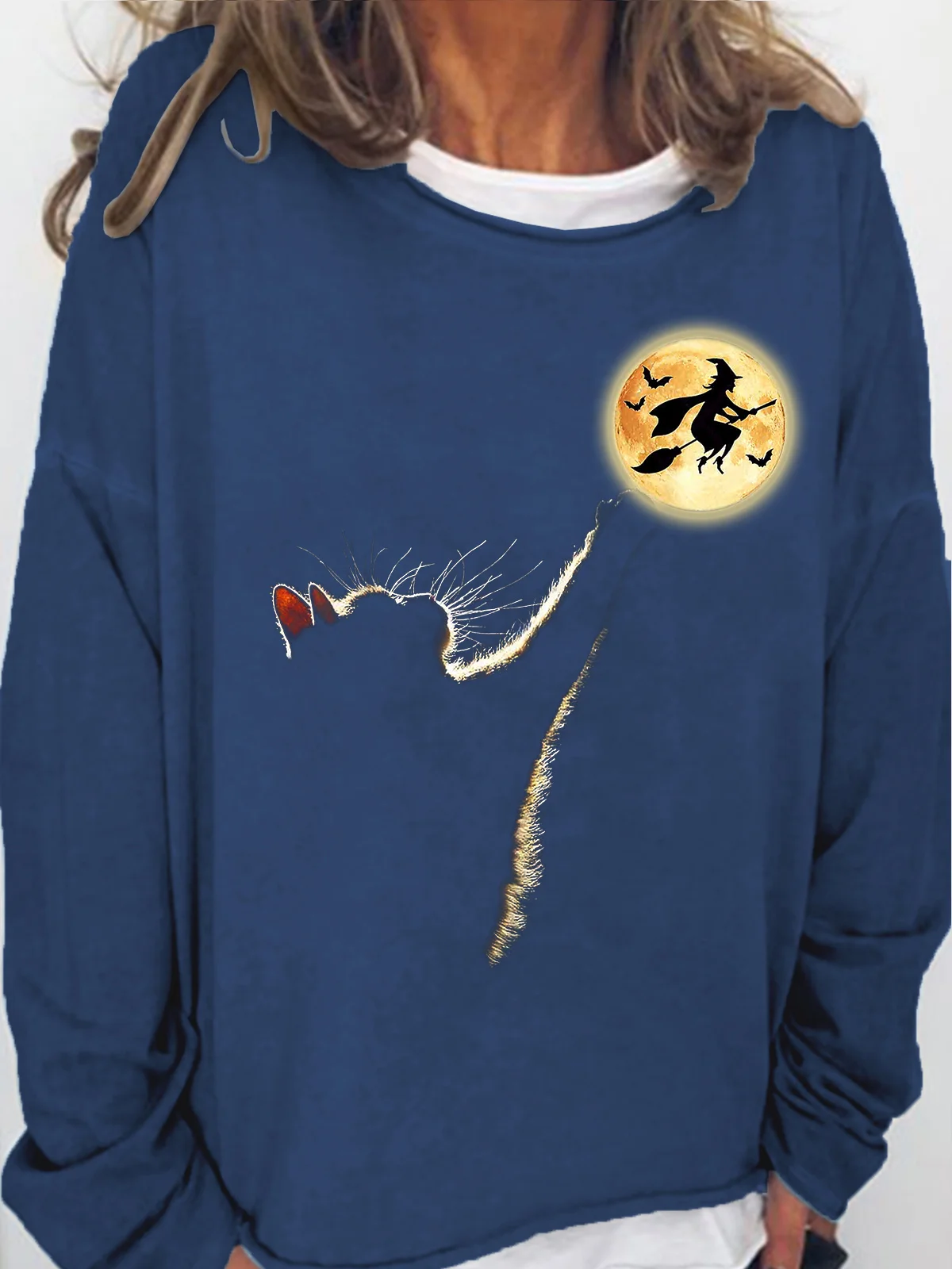 Womens Cat Catching The Moon Funny Cat Halloween Crew Neck Sweatshirts