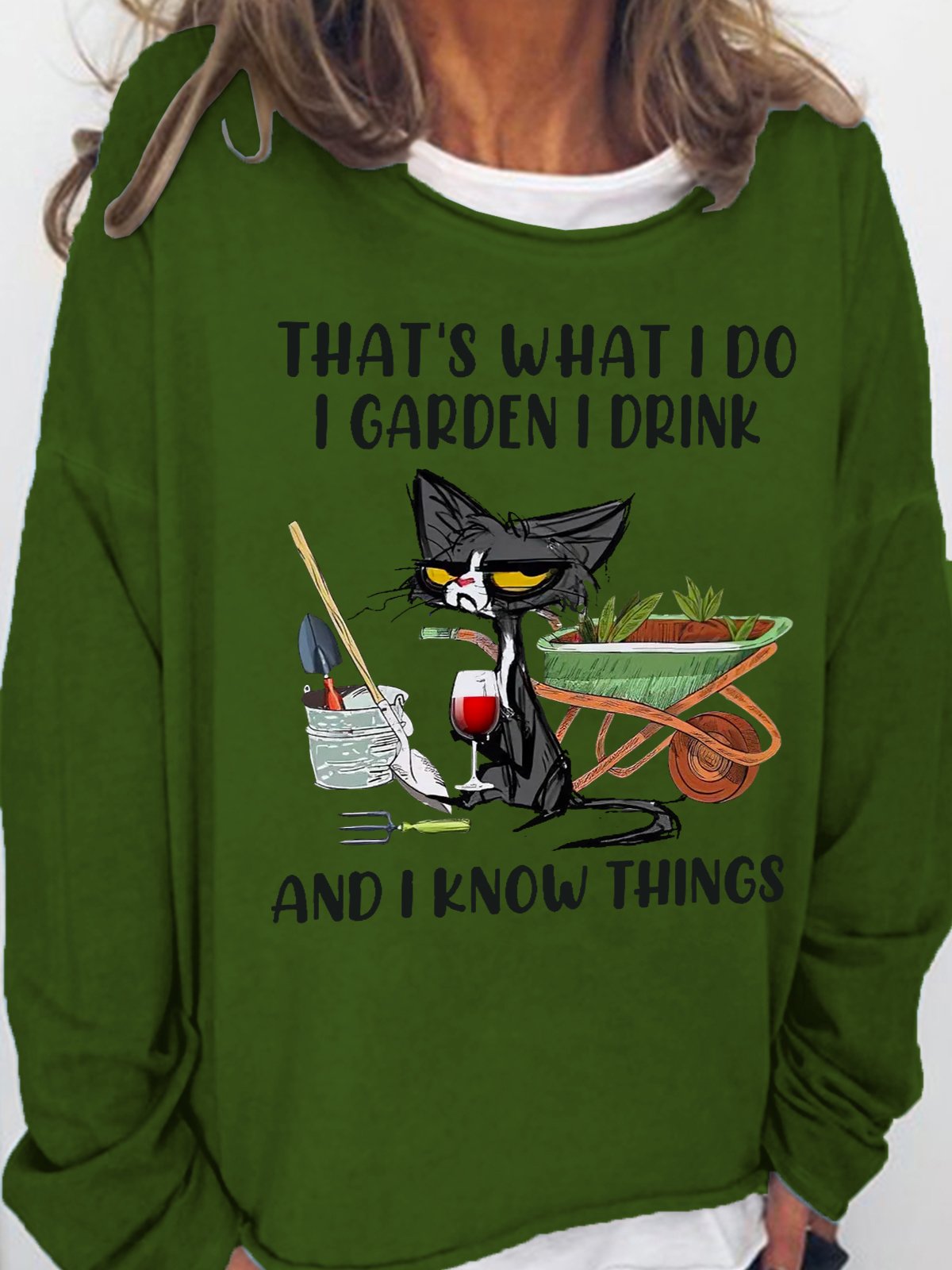 Women Funny That's what i do i garden books i drink and i know things Sweatshirt