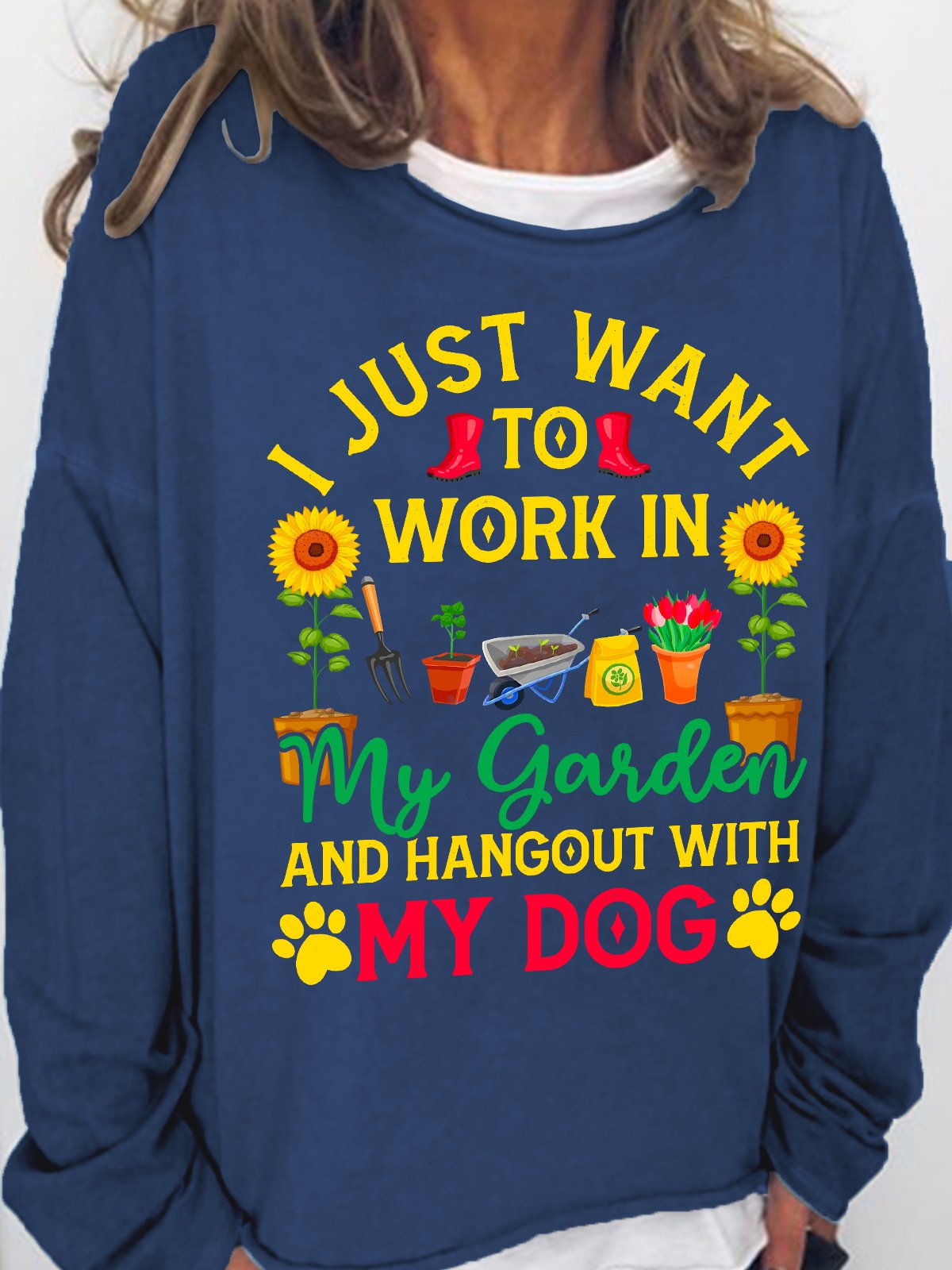 Women I Just Want to Work in My Garden and Hang Out with My Dog Simple Sweatshirt