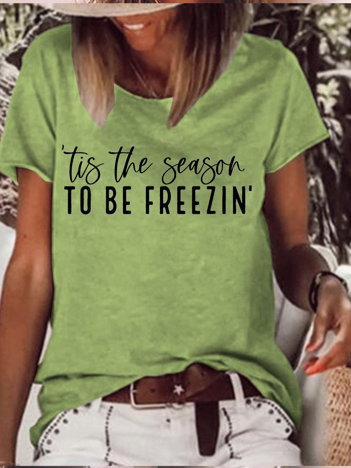 Women's Tis The Season To Be Freezin Funny Graphic Print Christmas Casual Cotton-Blend T-Shirt