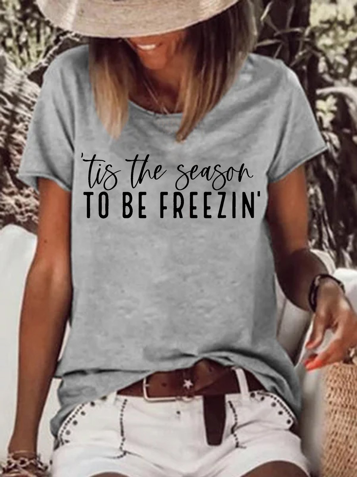 Women's Tis The Season To Be Freezin Funny Graphic Print Christmas Casual Cotton-Blend T-Shirt