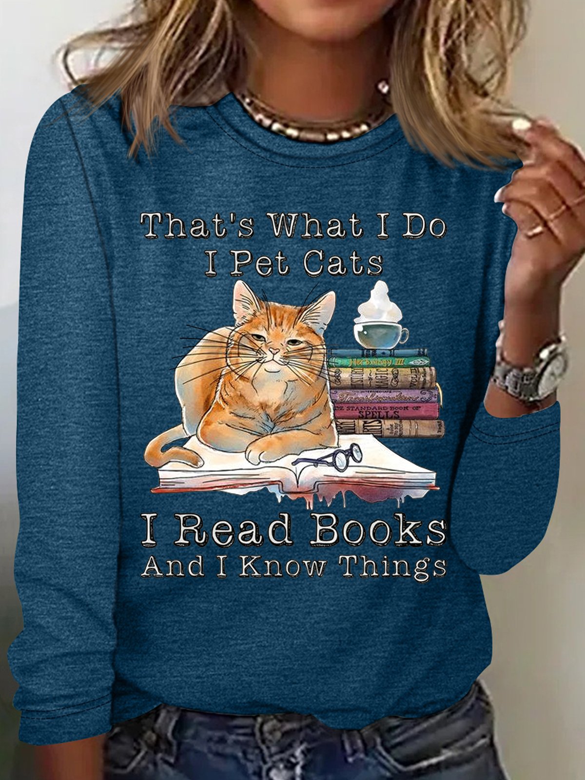 Women's THAT'S WHAT I DO I PET CATS I READ BOOKS AND I KNOW THINGS Casual Shirt