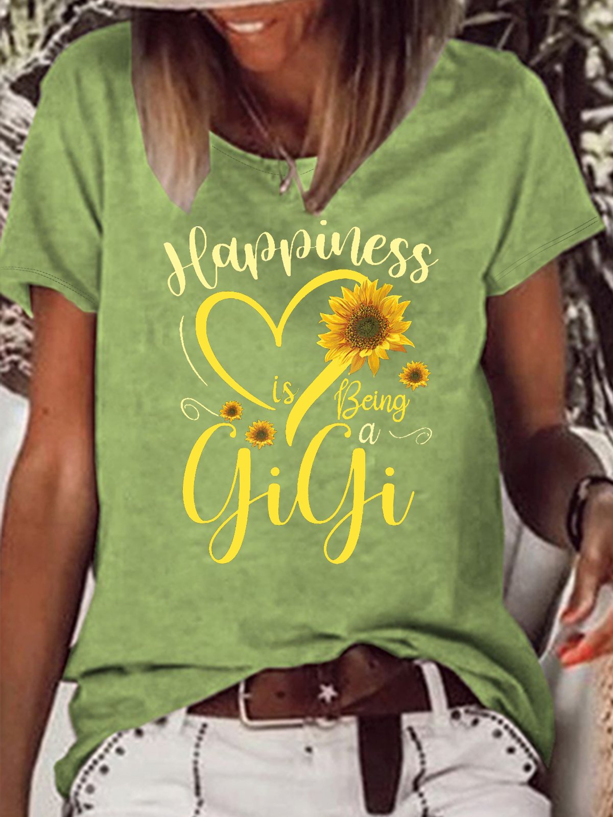 Women's Happiness Is Being A Gigi Sunflower Casual Crew Neck Letters T-Shirt