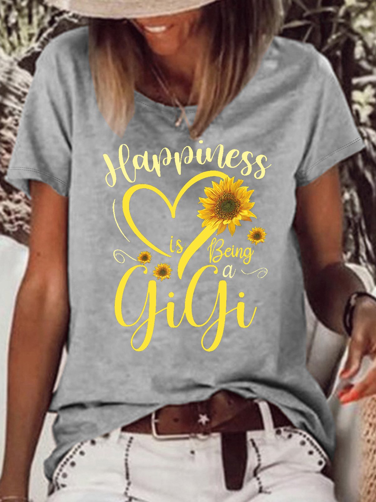 Women's Happiness Is Being A Gigi Sunflower Casual Crew Neck Letters T-Shirt