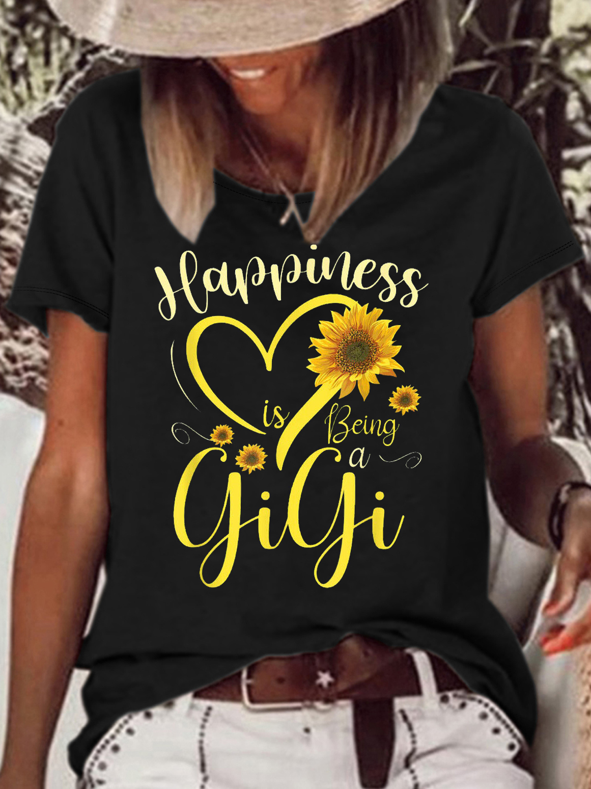 Women's Happiness Is Being A Gigi Sunflower Casual Crew Neck Letters T-Shirt