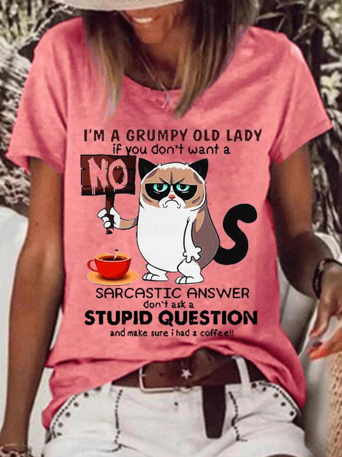 Women‘s Funny Cat I’m A Grumpy Old Lady If You Don’t Want A Sarcastic Answer Don’t Ask A Stupid Question And Make Sure I Had A Coffee T-Shirt