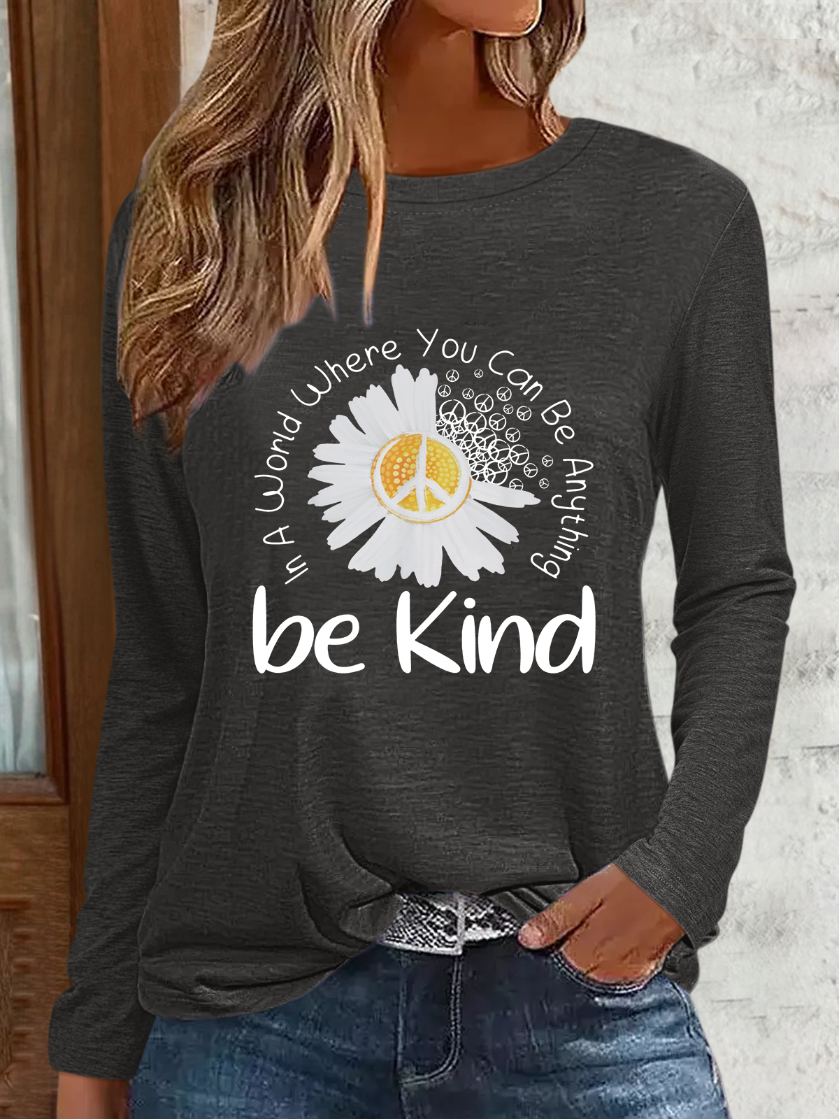 Women'S Daisy Be Kind Text Letters Simple Shirt