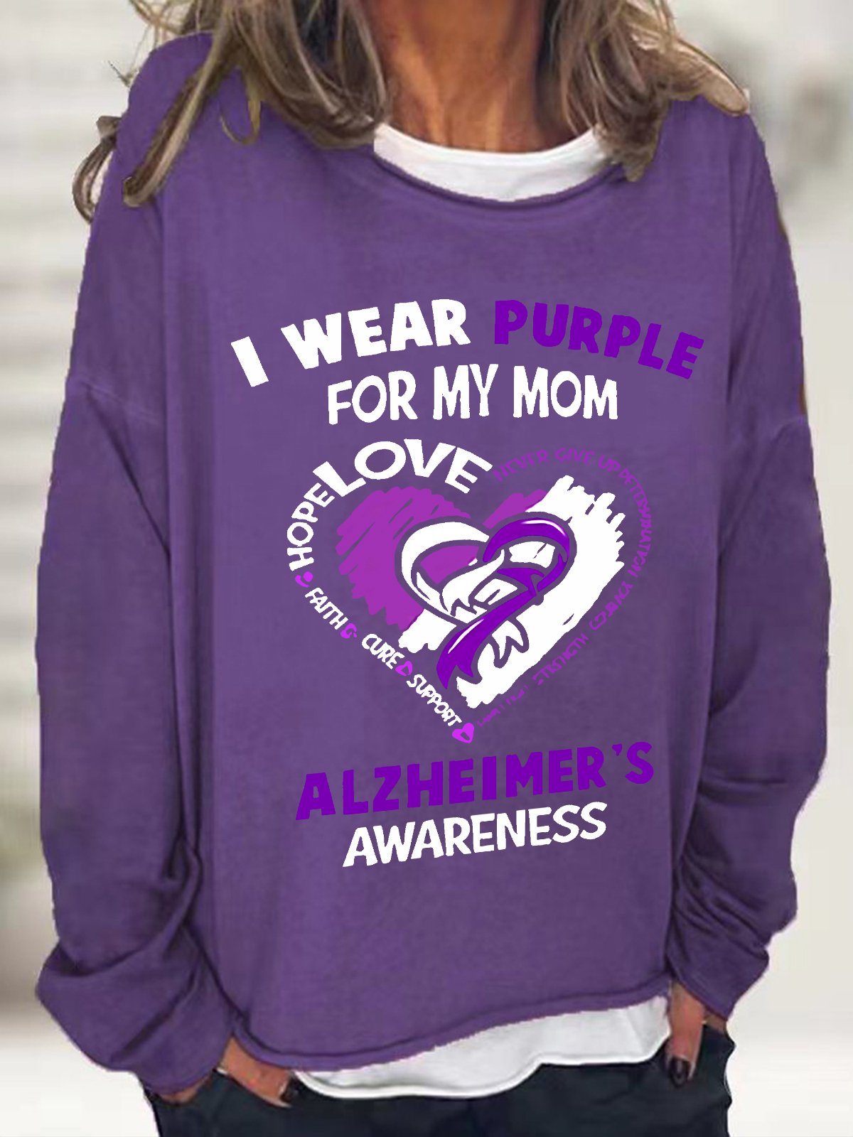 Women's Alzheimer's Awareness I Wear Purple For My Mom - Heart Ribbon Casual Sweatshirt