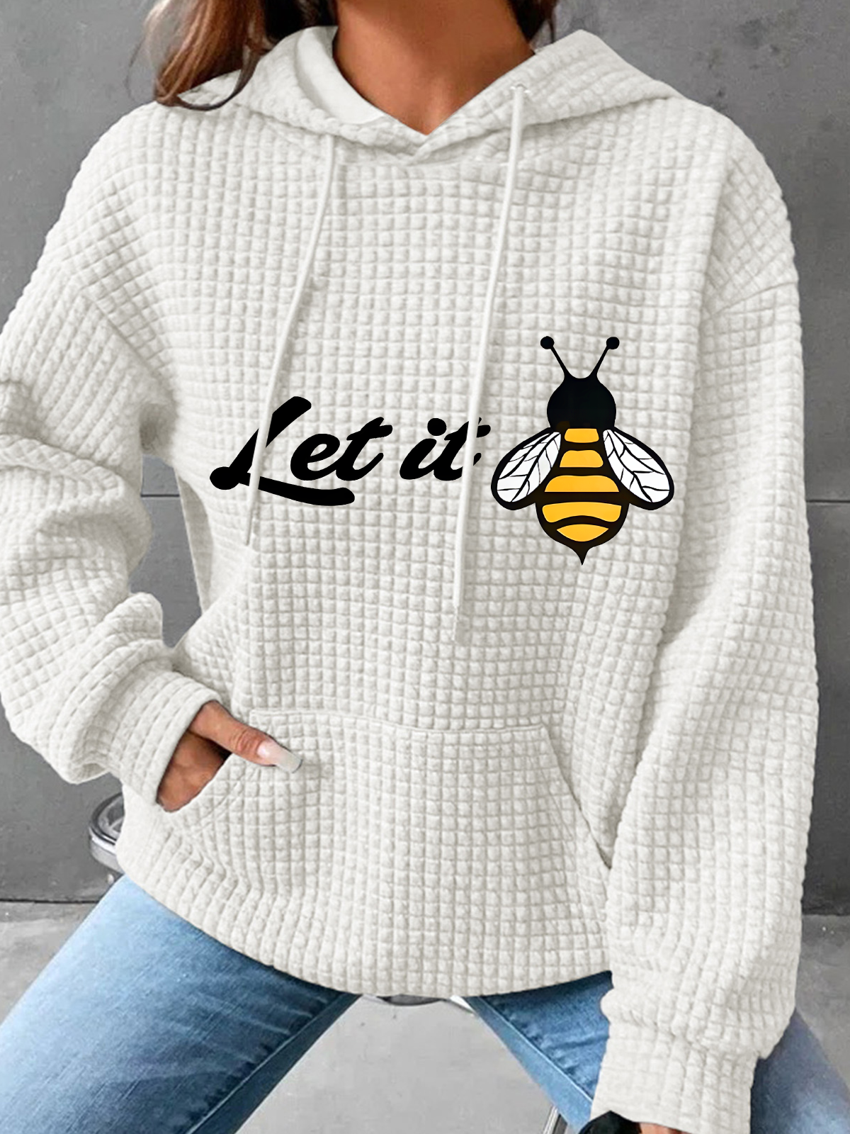 Peachbruh Let It Bee Positive Energy Slogan Printed Simple Loose Hoodie