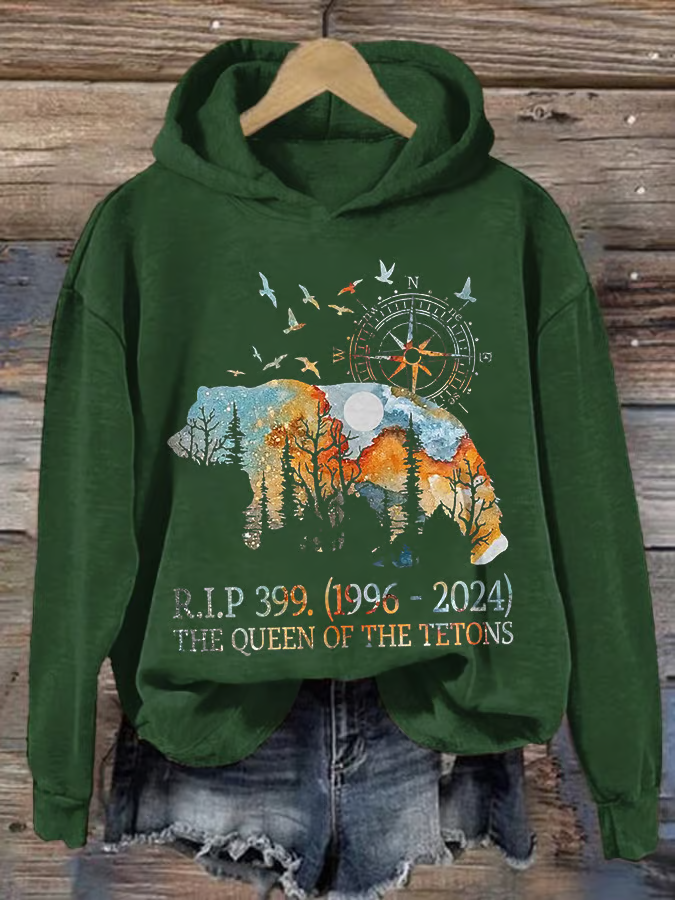 Retro Rip Grizzly 399 The Queen Of The Tetons 1996-2024 Print Hoodie