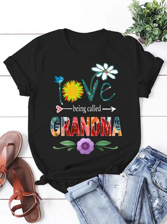 Love Being Called Grandma Women‘s T-Shirt