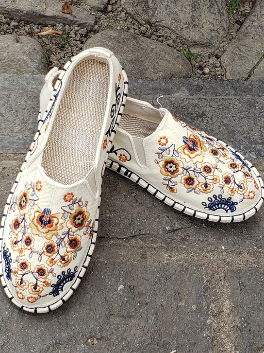 Embroidery Flowers Graphic Fisherman Shoes